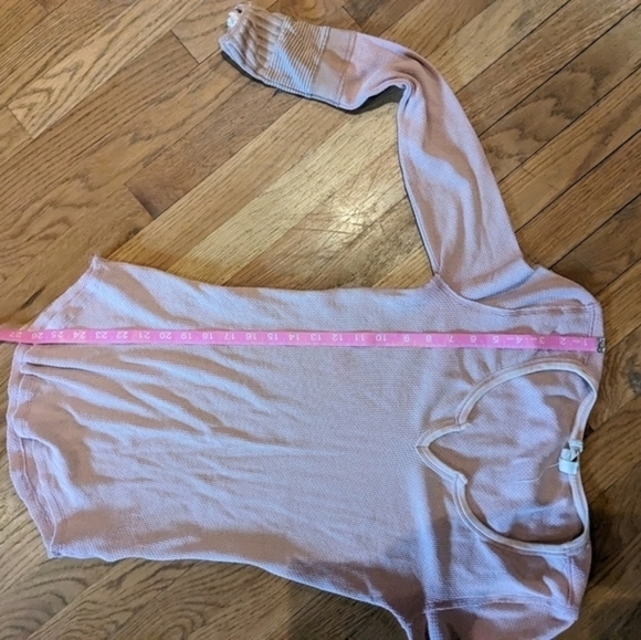 Free People‎ We the Free Medium Pale Pink Thermal V-Neck w/ Decorative Sleeves - Picture 10 of 11